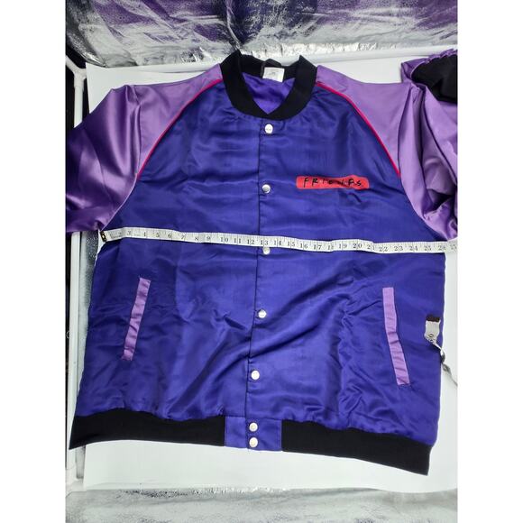 Friends DVD Seasons 5 & 10 + Finale Disc with Women’s Medium Friends Jacket - Picture 4 of 15